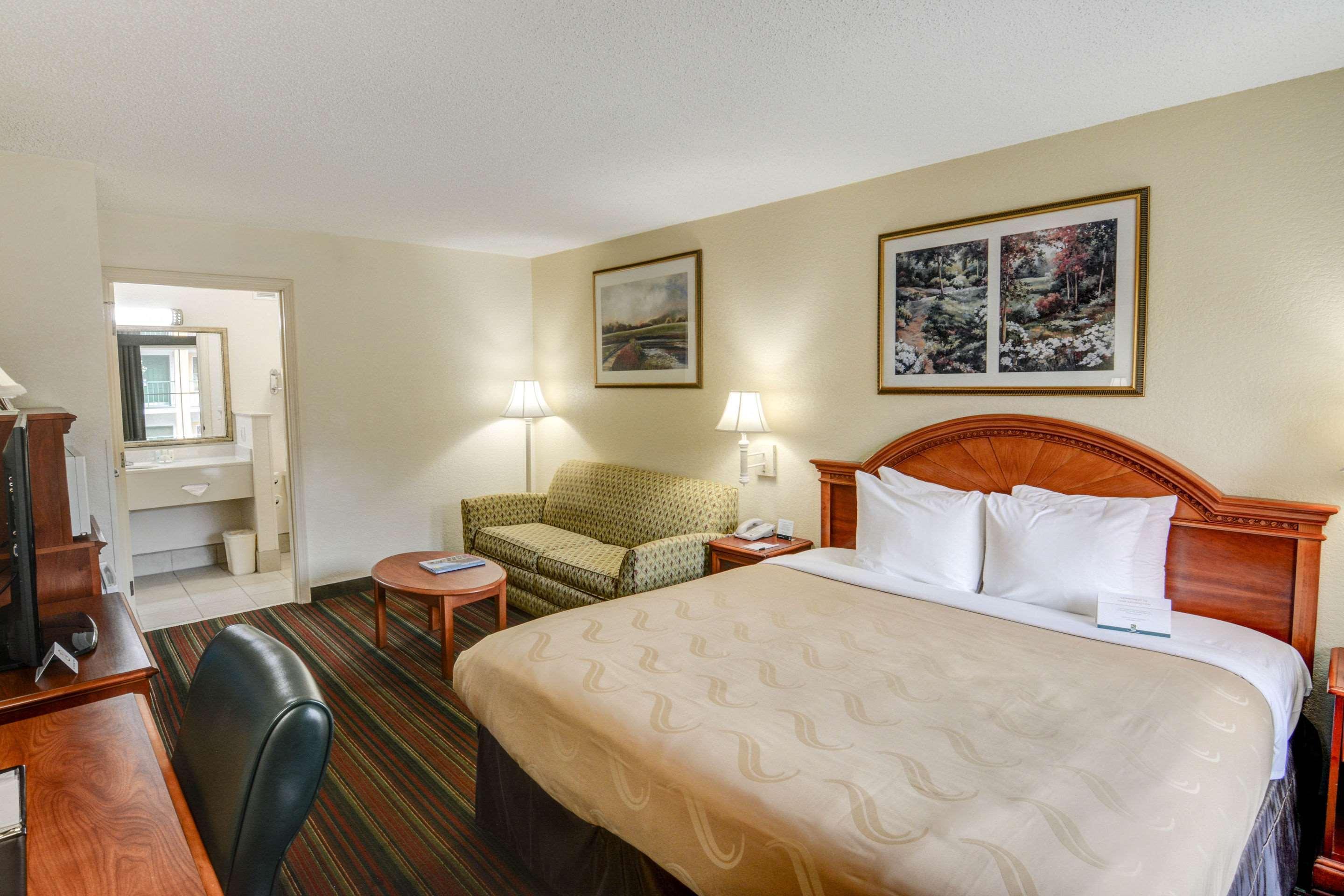 Quality Inn & Suites Biltmore East Άσβιλ Εξωτερικό φωτογραφία