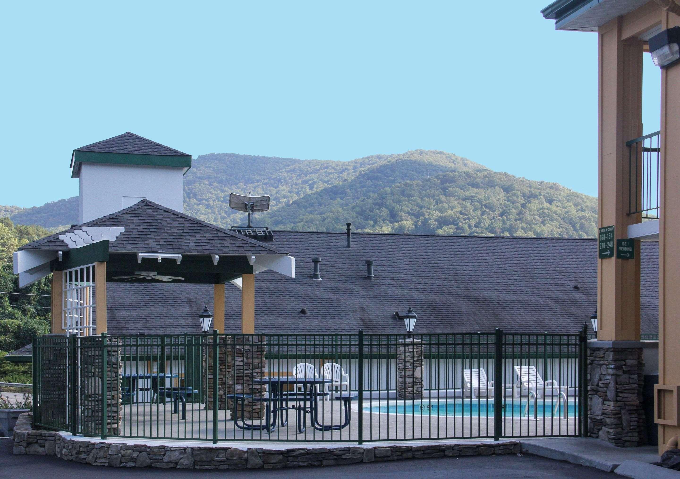 Quality Inn & Suites Biltmore East Άσβιλ Εξωτερικό φωτογραφία
