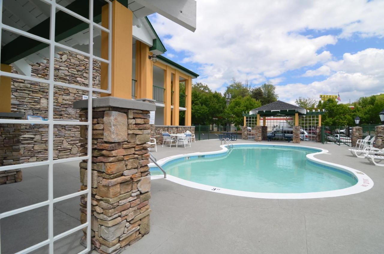 Quality Inn & Suites Biltmore East Άσβιλ Εξωτερικό φωτογραφία