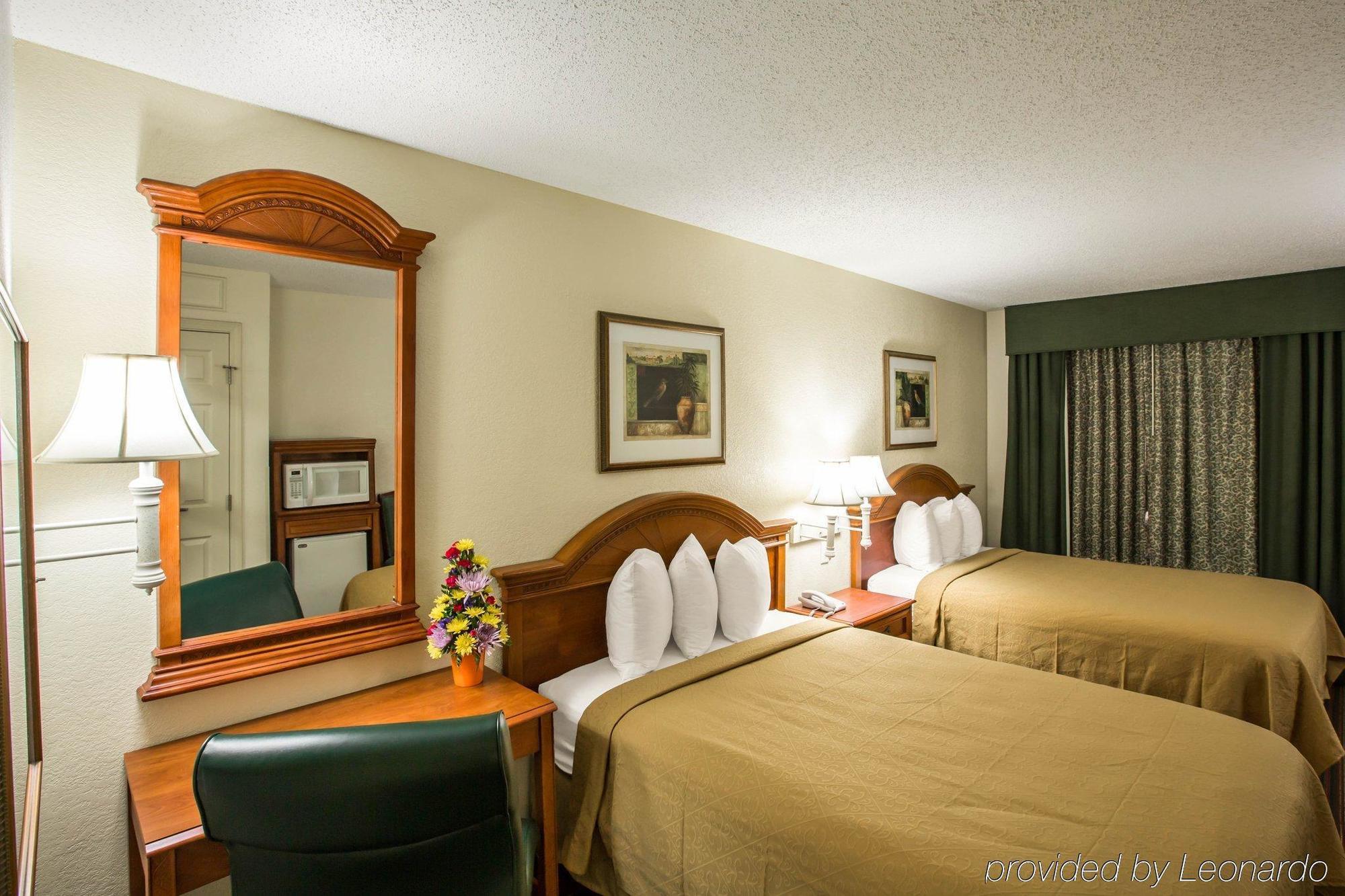 Quality Inn & Suites Biltmore East Άσβιλ Εξωτερικό φωτογραφία