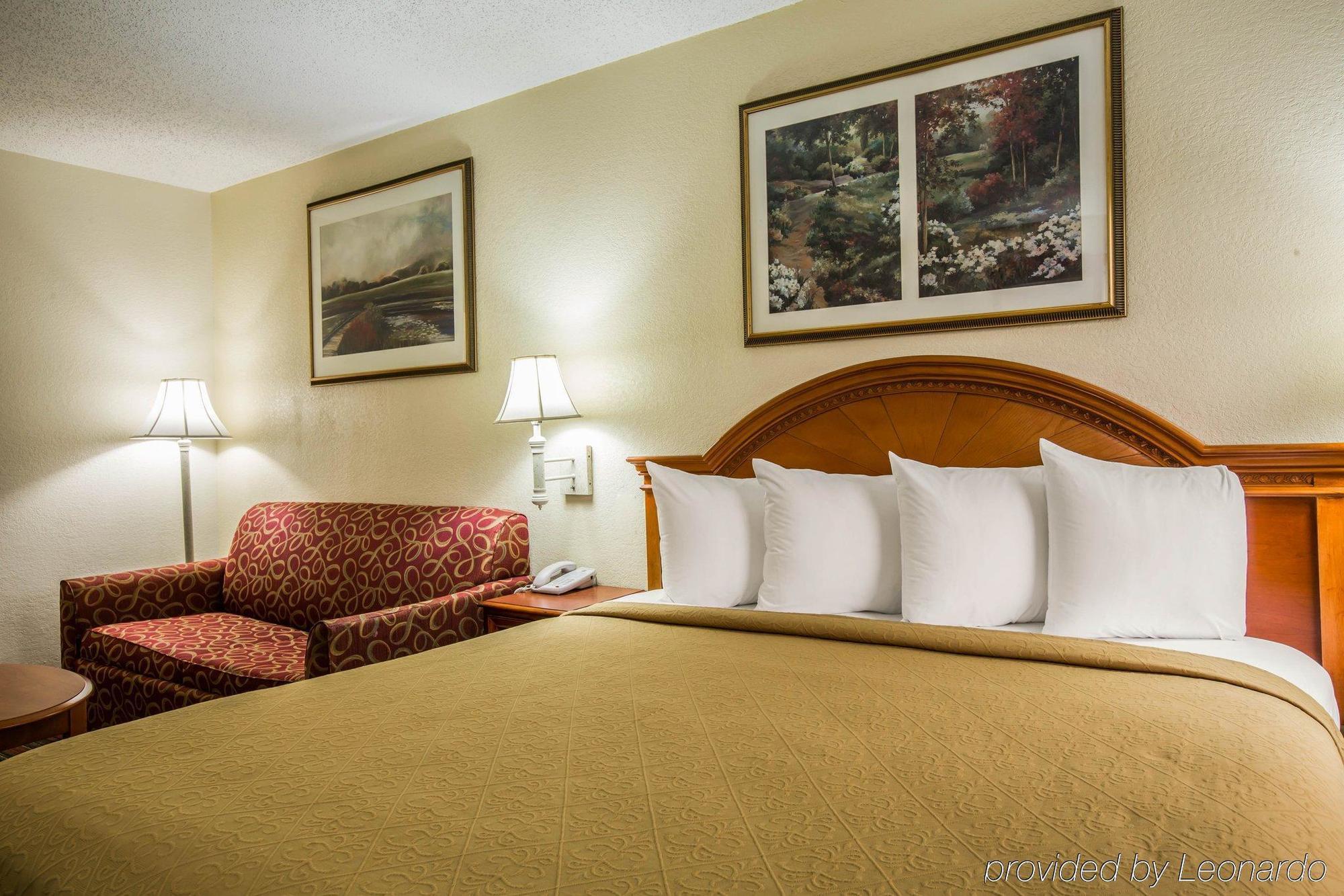 Quality Inn & Suites Biltmore East Άσβιλ Εξωτερικό φωτογραφία