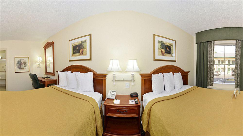 Quality Inn & Suites Biltmore East Άσβιλ Εξωτερικό φωτογραφία