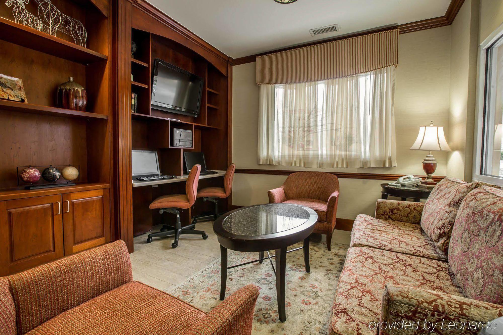 Quality Inn & Suites Biltmore East Άσβιλ Εξωτερικό φωτογραφία