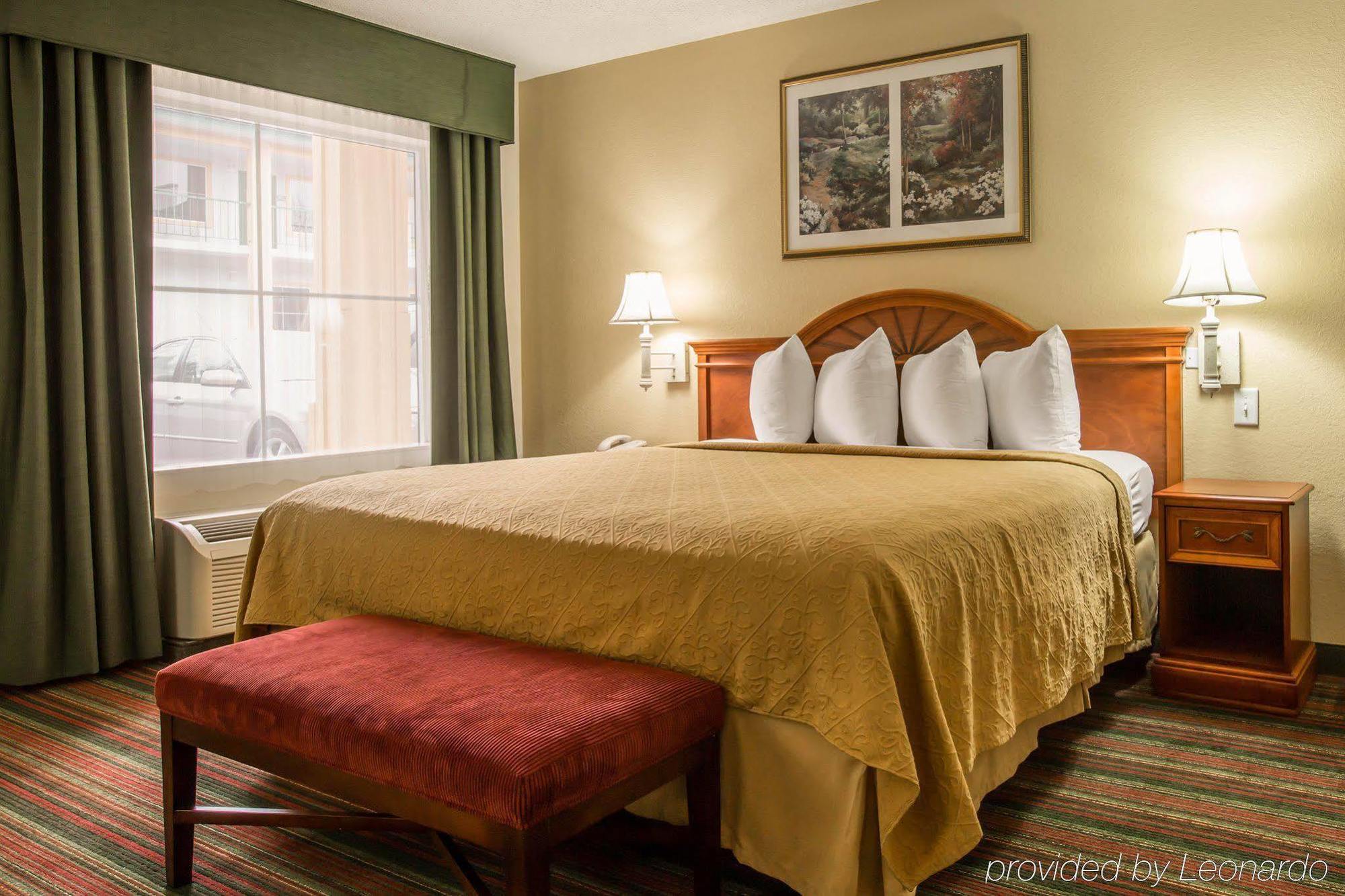 Quality Inn & Suites Biltmore East Άσβιλ Εξωτερικό φωτογραφία