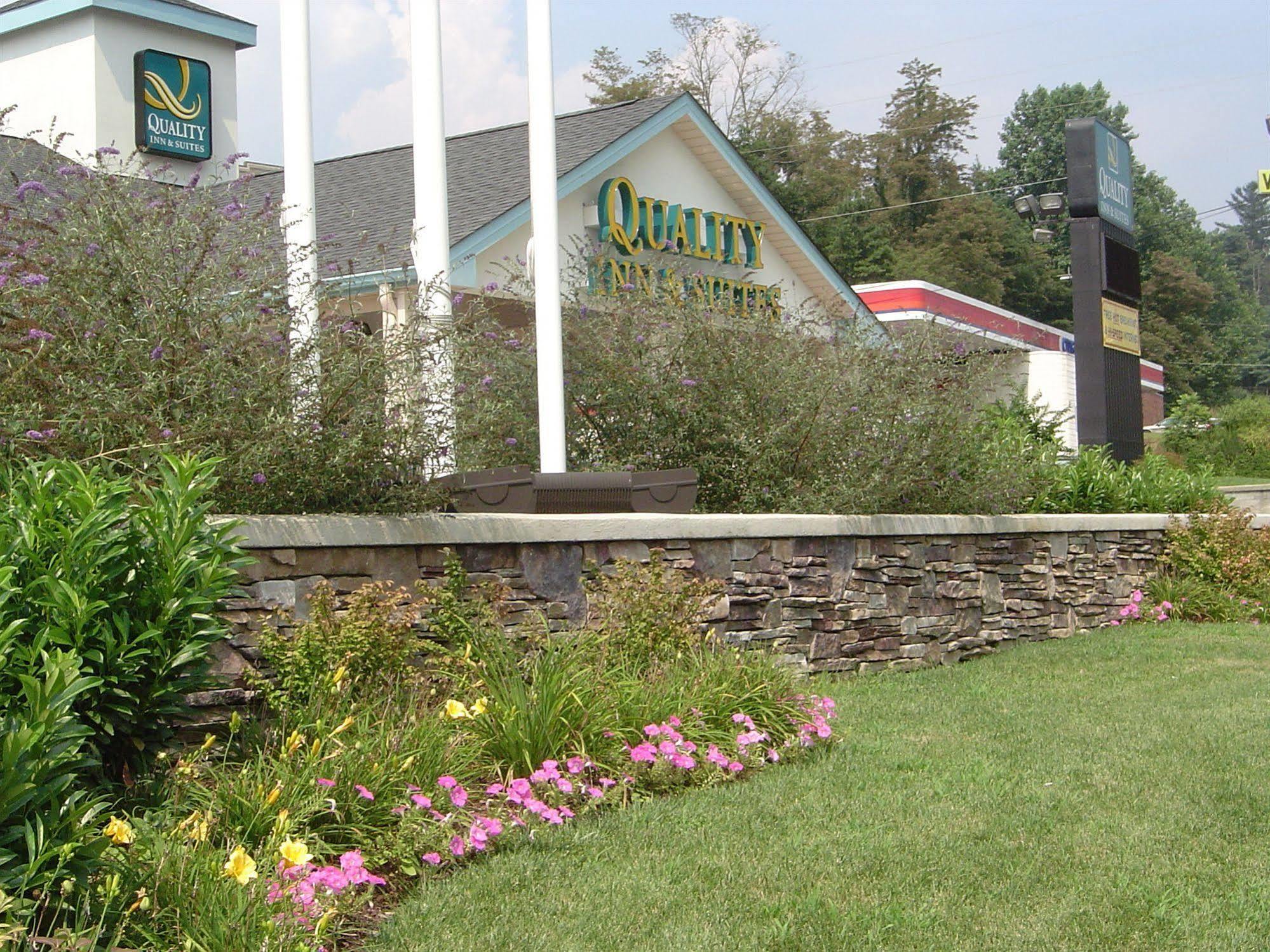 Quality Inn & Suites Biltmore East Άσβιλ Εξωτερικό φωτογραφία