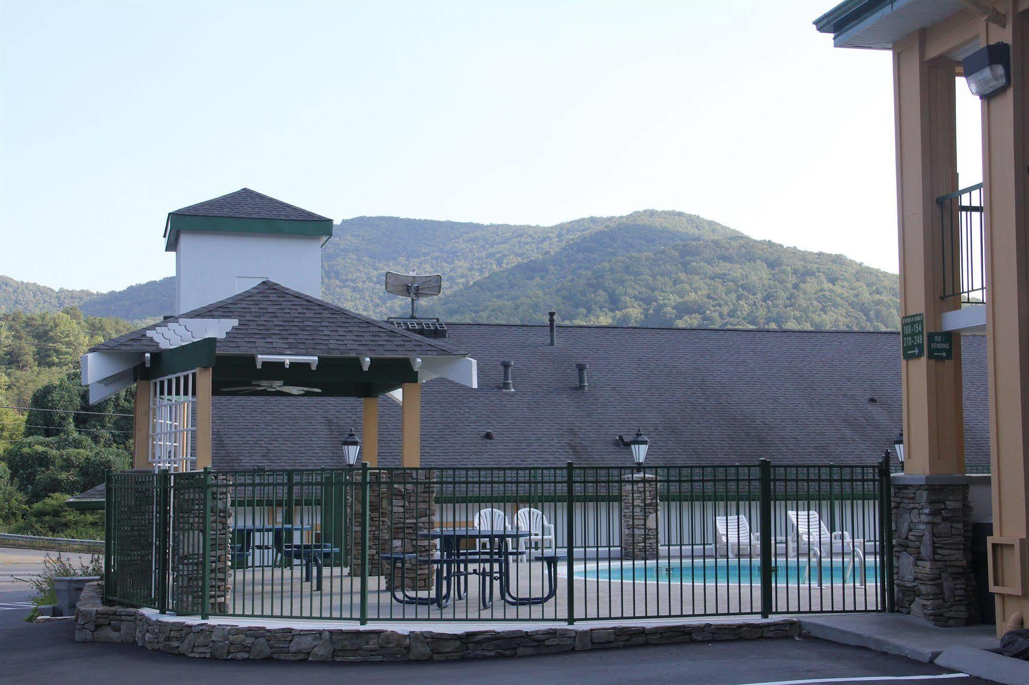 Quality Inn & Suites Biltmore East Άσβιλ Εξωτερικό φωτογραφία