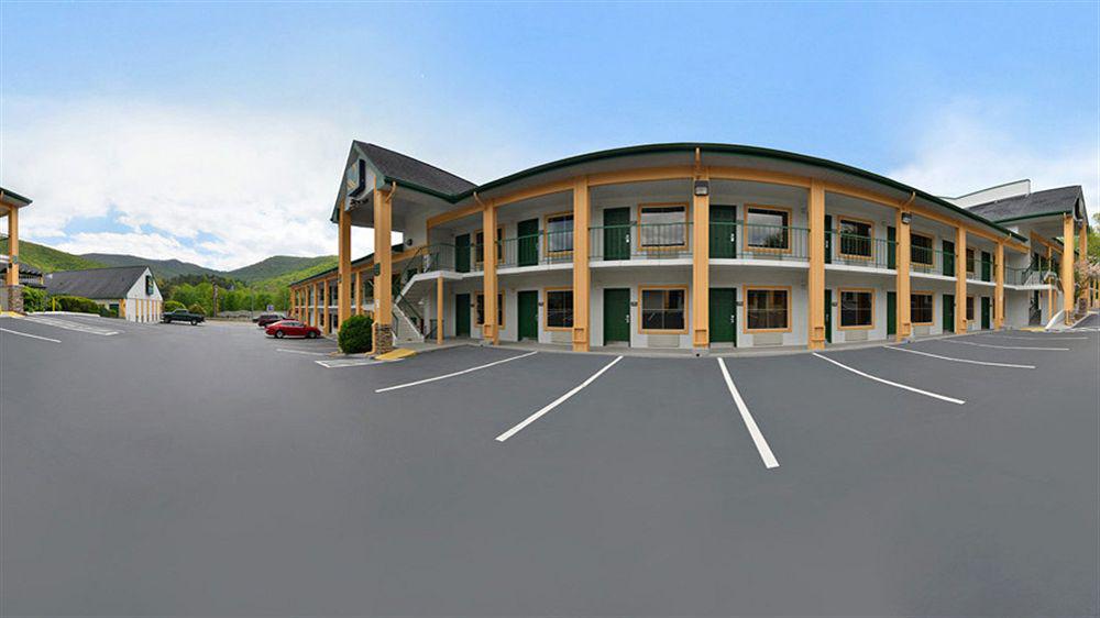 Quality Inn & Suites Biltmore East Άσβιλ Εξωτερικό φωτογραφία